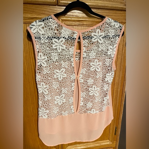 Peach coloured lacy blouse tank top - Picture 3 of 3